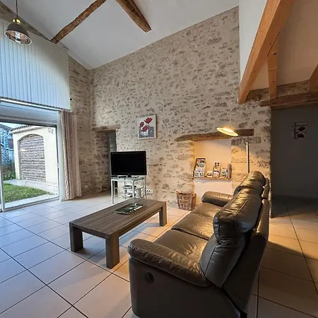 Gite Renove Mitoyen Pmr, 3 Chambres, Terrasse, Proche Nature - Fr-1-426-112 La Gaubretiere