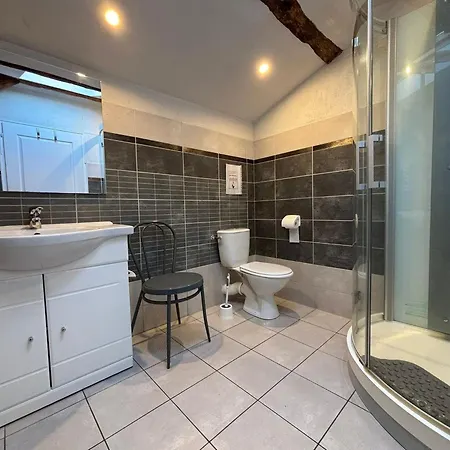 Gite Renove Mitoyen Pmr, 3 Chambres, Terrasse, Proche Nature - Fr-1-426-112 度假居 *