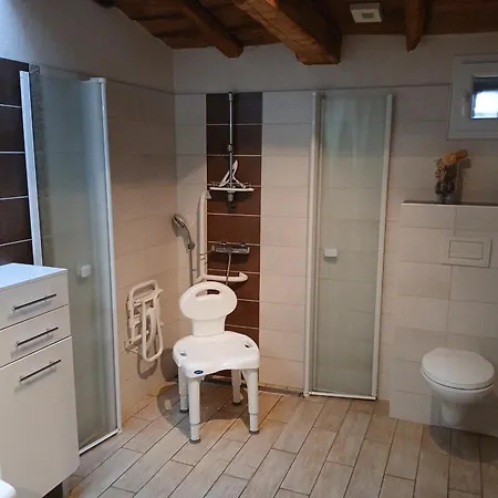 Gite Renove Mitoyen Pmr, 3 Chambres, Terrasse, Proche Nature - Fr-1-426-112 度假居 *