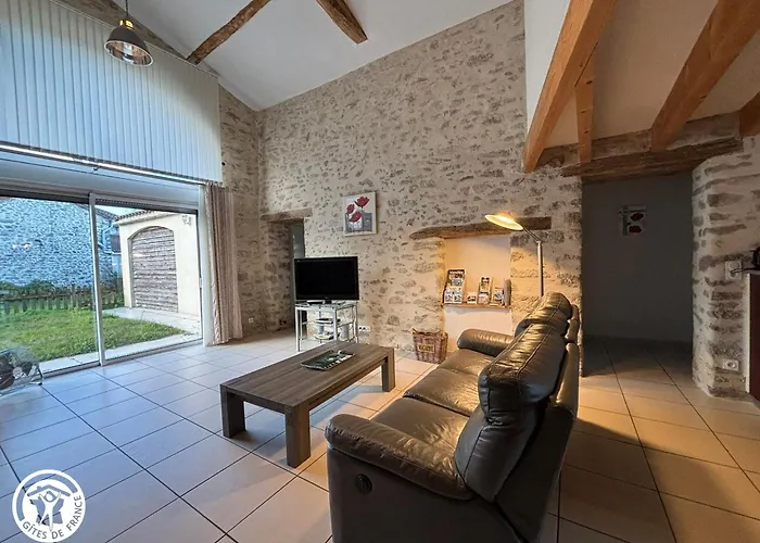 Gite Renove Mitoyen Pmr, 3 Chambres, Terrasse, Proche Nature - Fr-1-426-112 La Gaubretiere